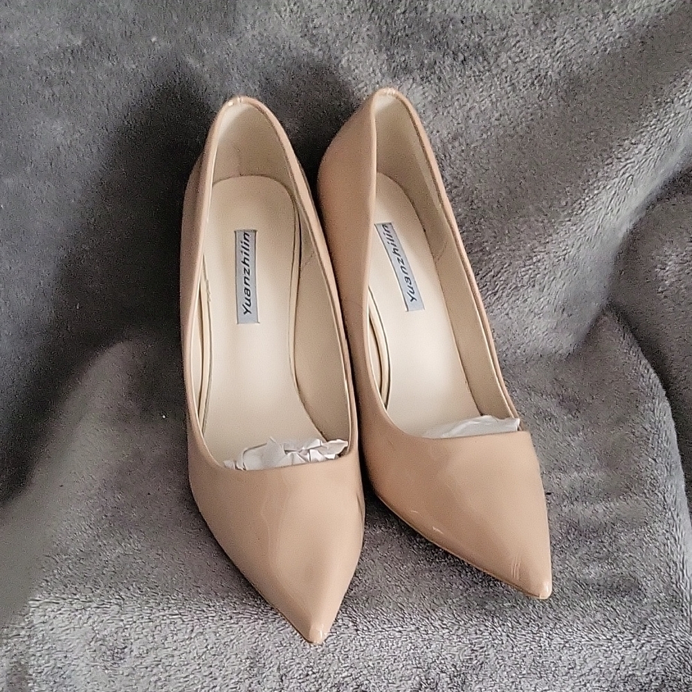 Women's Tan Pumps